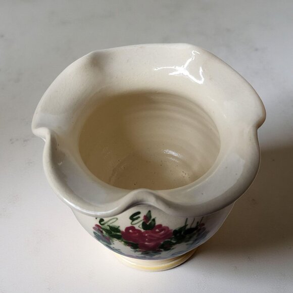 Vintage Heavy hand thrown pottery Planter,Vase beige with ruffle edge rose heart - Picture 6 of 13